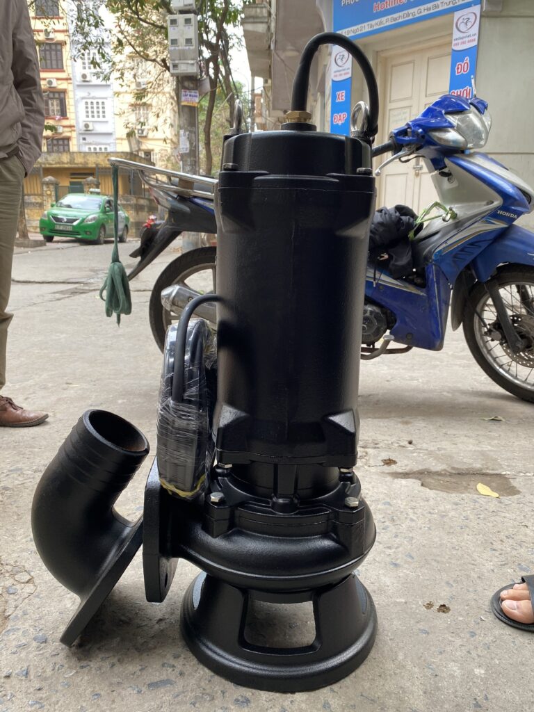 Bơm chìm nước thải Veratti cắt rác 65WC22-15-2.2